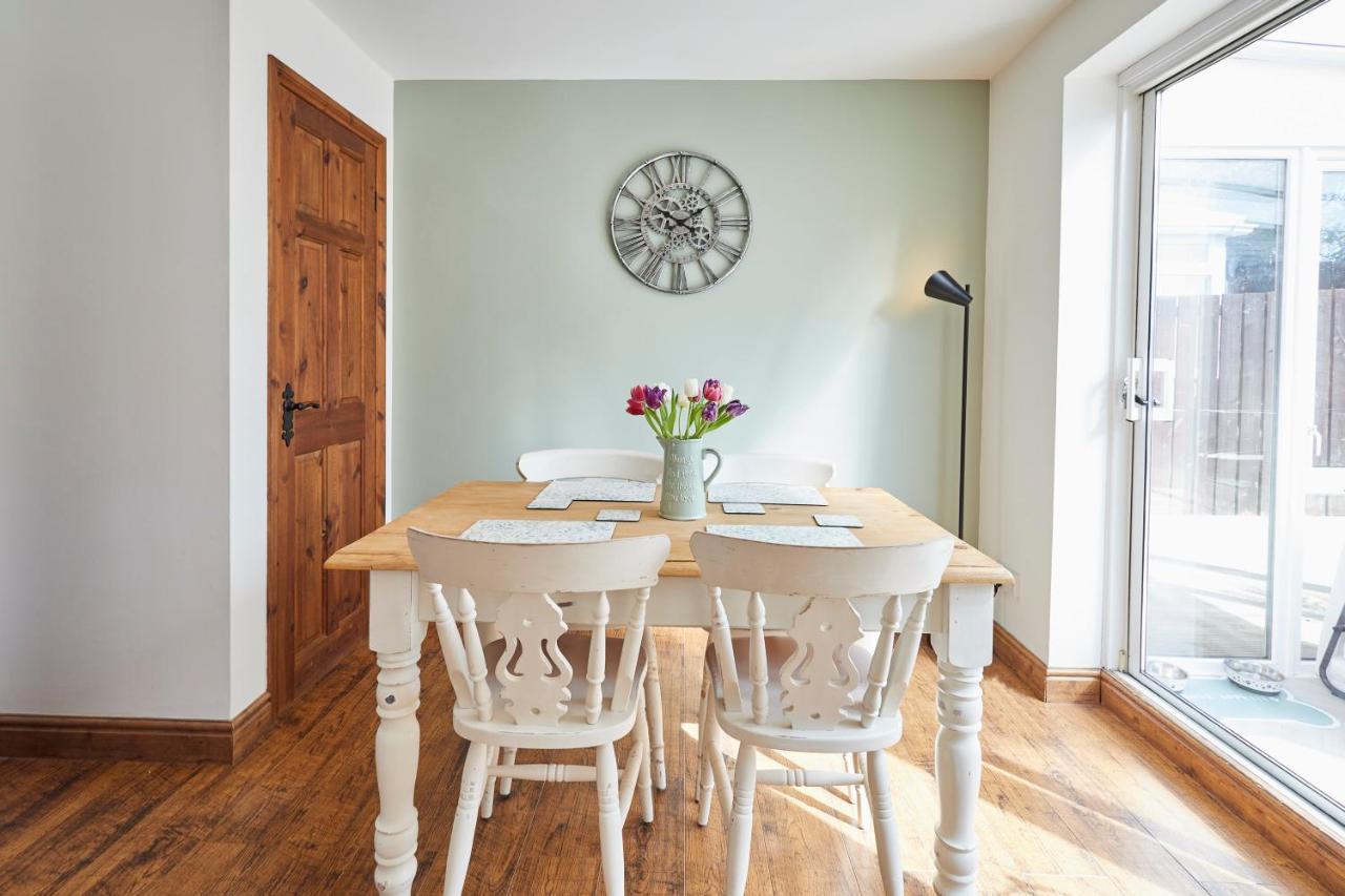 Host & Stay - Cleveland Rest Loftus Bagian luar foto